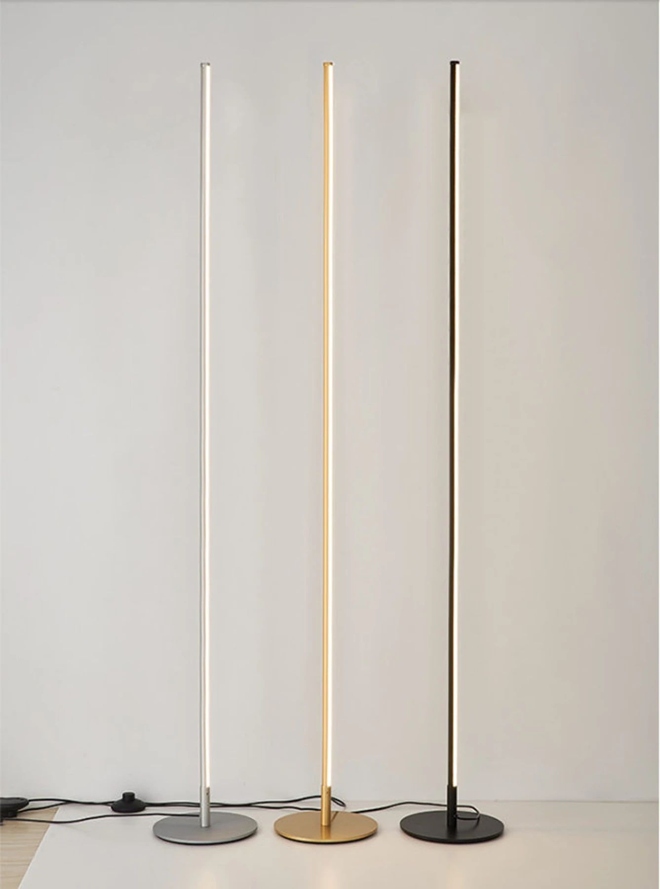 Modern LED Floor Lamp | Adjustable Design for Cozy Atmosphere