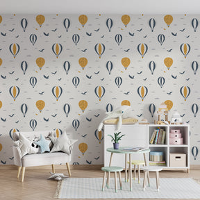 Adventure themed hot air balloon mural wallpaper for inspiring kids playroom by Kids-Mundo