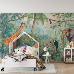 Watercolor jungle wallpaper with giraffe and elephant in children's bedroom decor by Kids-Mundo